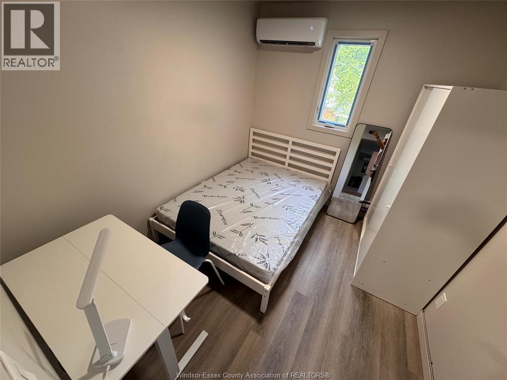 1654 Martindale Avenue, Windsor, Ontario  N9B 1G6 - Photo 8 - 26006035