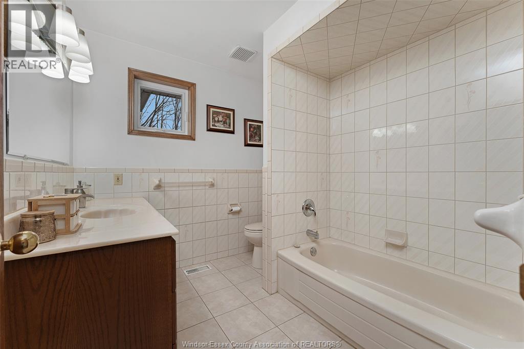 9907 Concession 9 Road, Essex, Ontario  N8M 2X5 - Photo 18 - 26006111