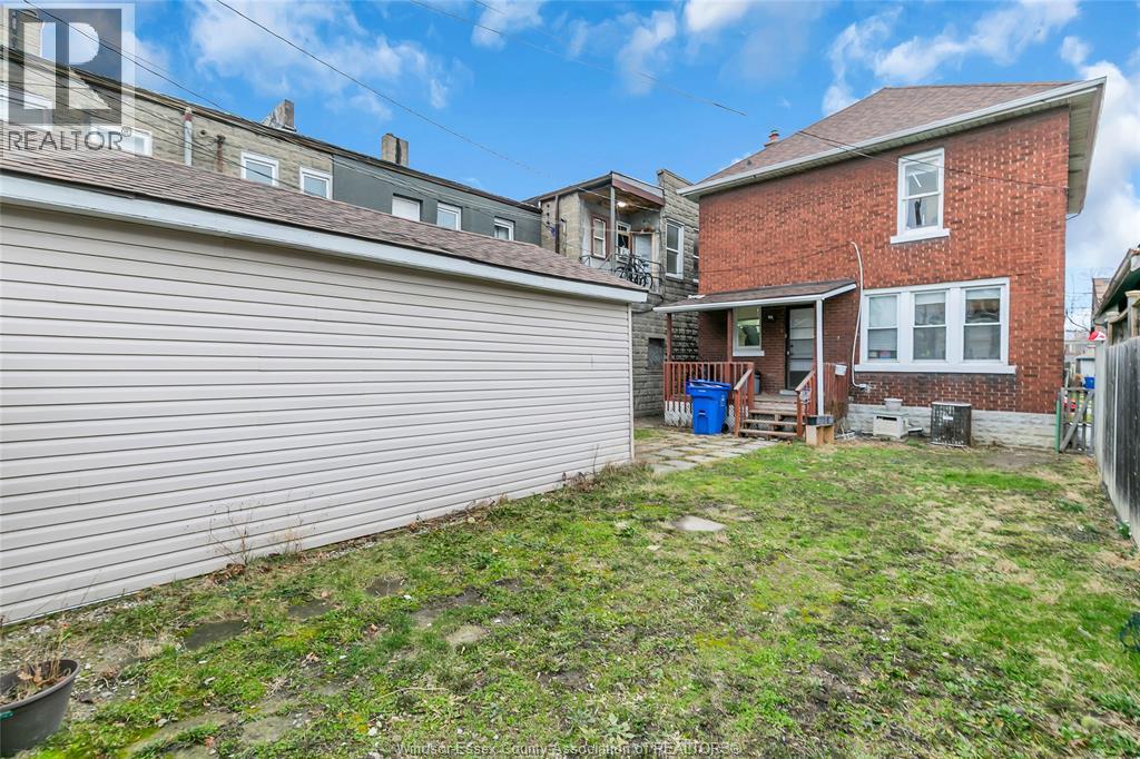 69 Shepherd, Windsor, Ontario  N8X 2K1 - Photo 5 - 26006355