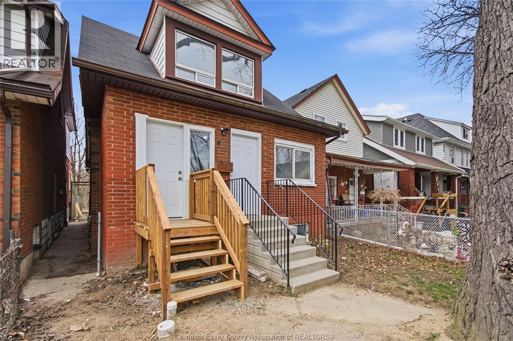 435 CARON AVENUE, Windsor, Ontario