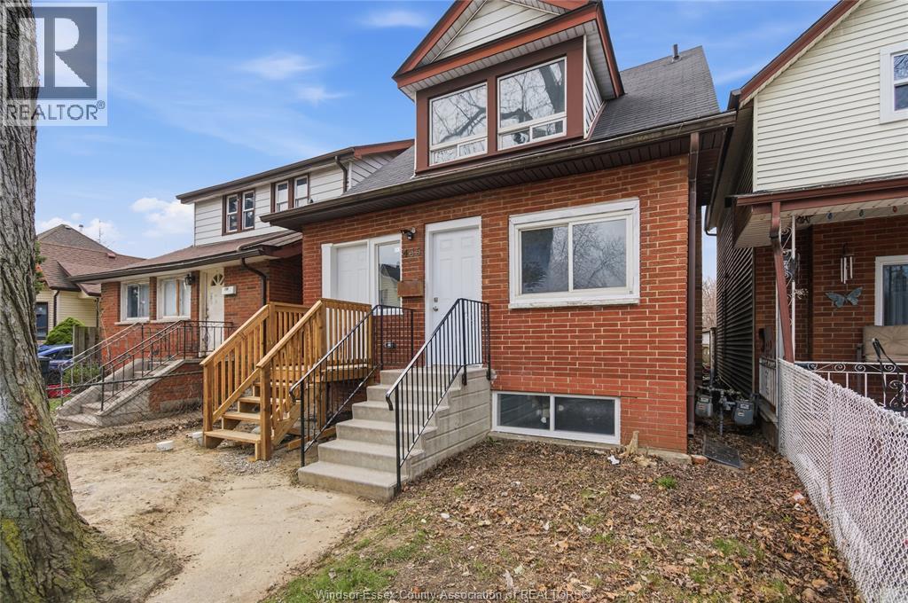 435 Caron Avenue, Windsor, Ontario  N8A 5B3 - Photo 2 - 26006588