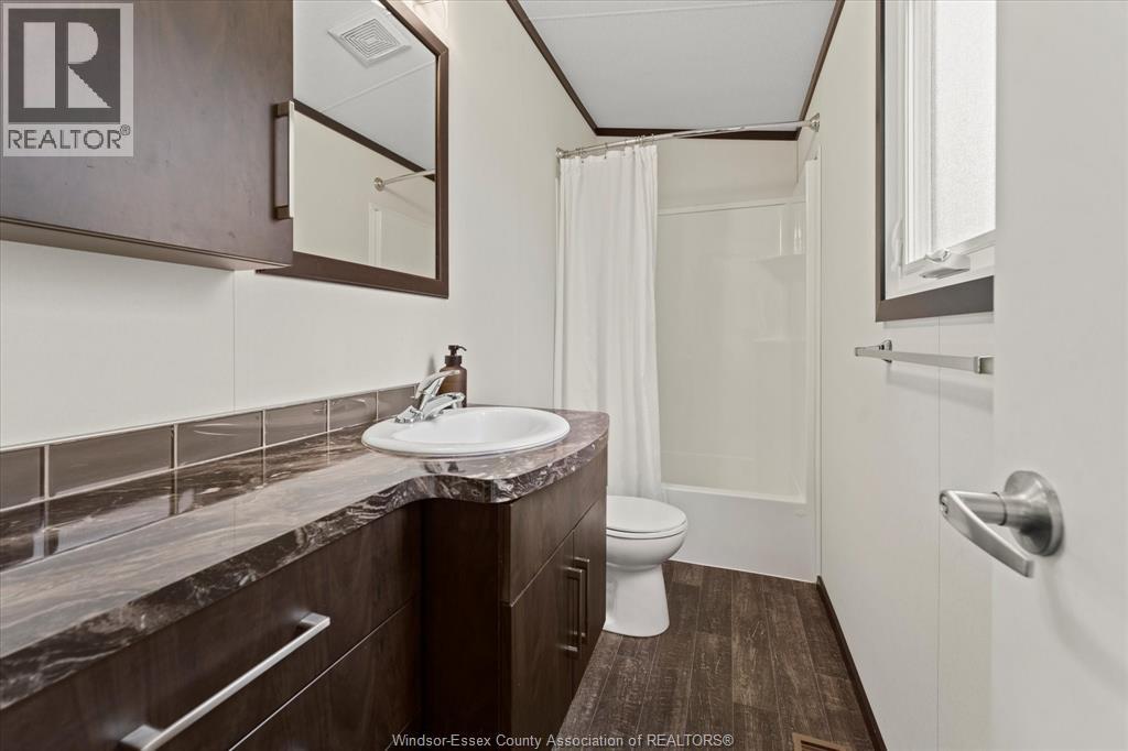 981 County Rd 2 Unit# 711, Lakeshore, Ontario  N8L 1B4 - Photo 13 - 26006669
