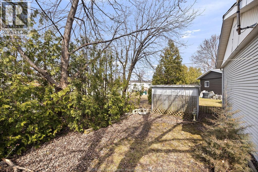111 Dana Drive, Essex, Ontario  N8M 2A1 - Photo 5 - 26006700
