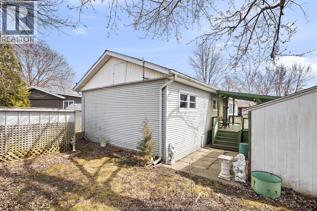 111 Dana Drive, Essex, Ontario  N8M 2A1 - Photo 6 - 26006700