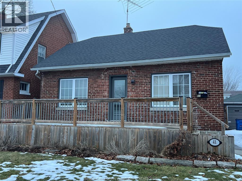 41 Alexandra South West, Chatham, Ontario  N7M 1X9 - Photo 1 - 26007077