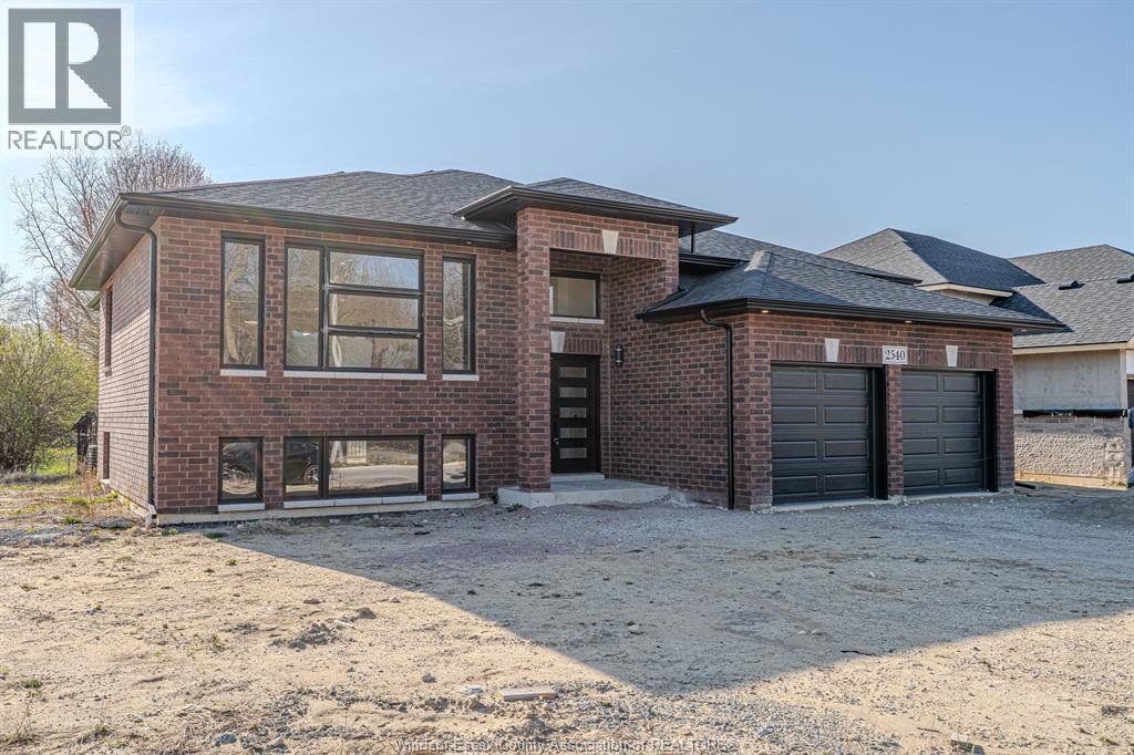 2588 Mayfair, Lasalle, Ontario  N9J 2M6 - Photo 2 - 26007130