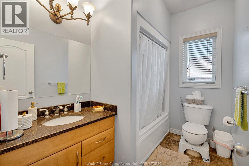 1381 Emma Street, Lakeshore, Ontario  N0R 1A0 - Photo 10 - 26007372