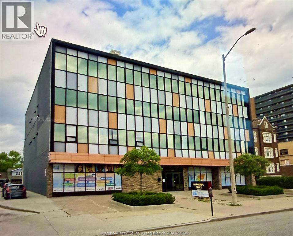 1368 OUELLETTE AVENUE, Windsor, Ontario