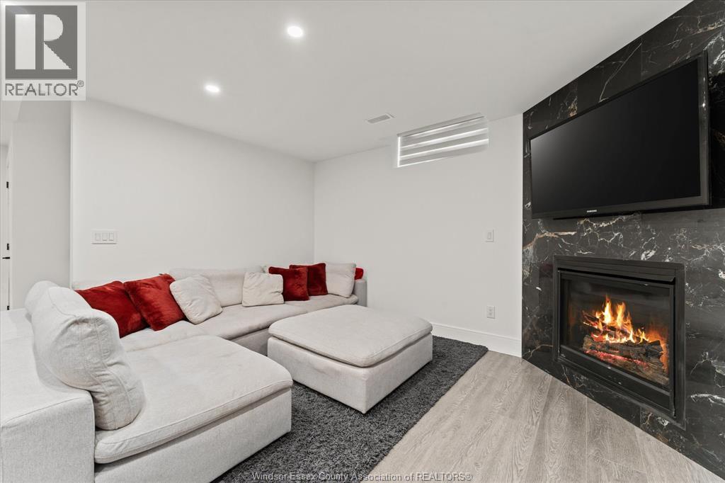 3082 Betts Avenue, Windsor, Ontario  N9B 3L5 - Photo 29 - 26007487