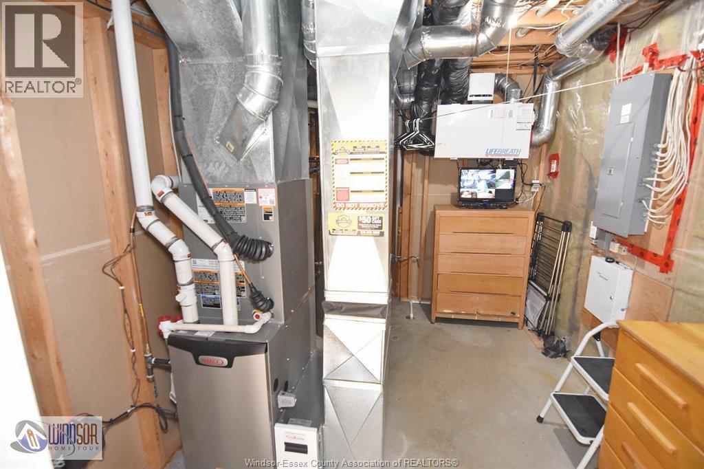 4450 Cherry Hill Rd, Windsor, Ontario  N9G 2P5 - Photo 34 - 26007516