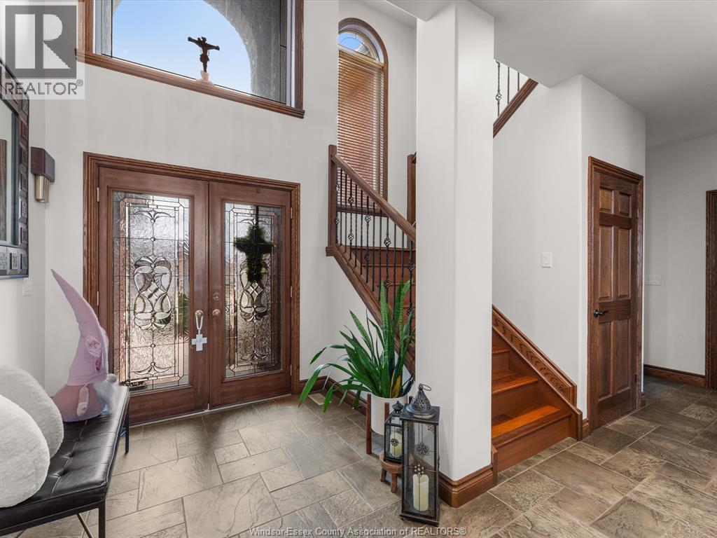 201 Ellison, Leamington, Ontario  N8H 5J2 - Photo 4 - 26007595