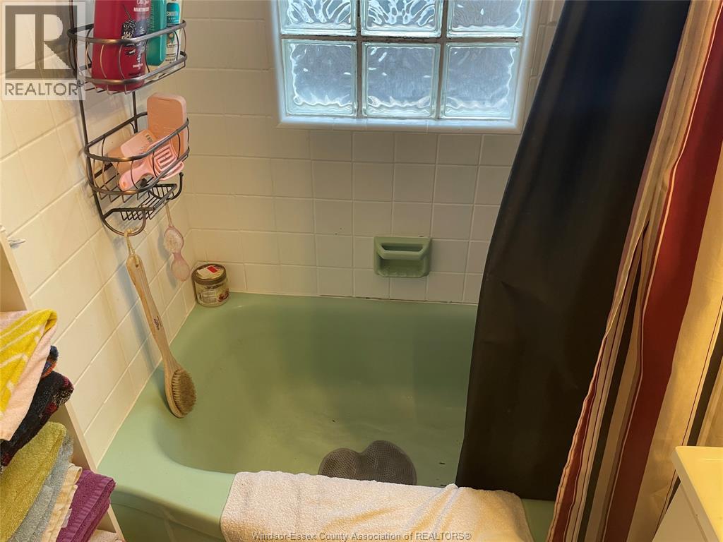 1673 Pillette Road, Windsor, Ontario  N8Y 3C4 - Photo 13 - 26007858