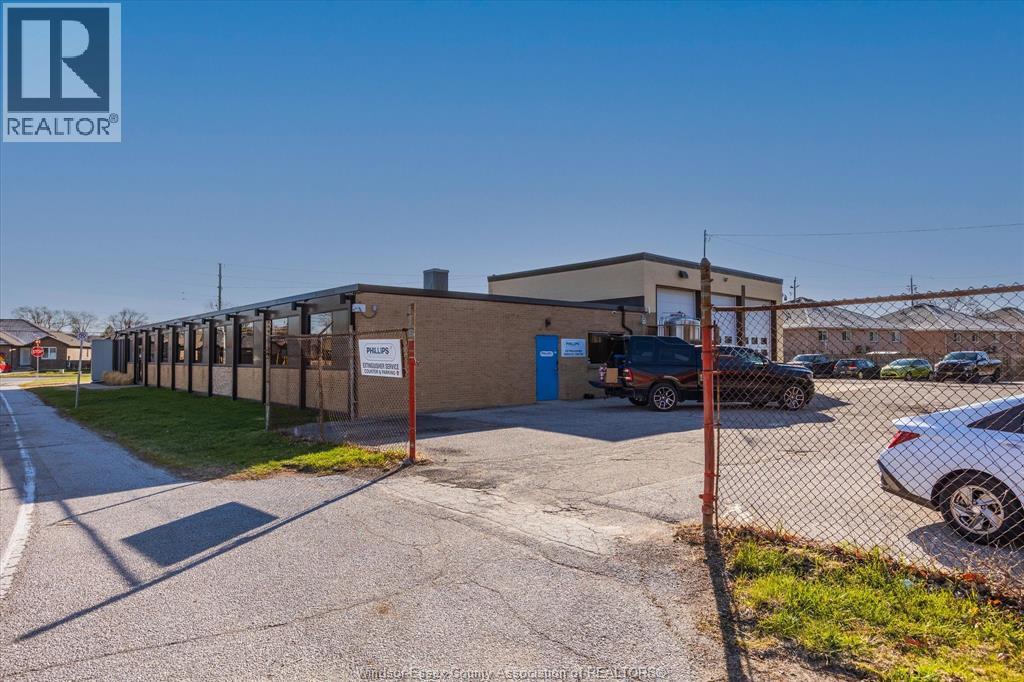 2545 PILLETTE ROAD, Windsor, Ontario