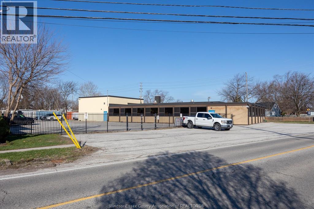 2545 Pillette Road, Windsor, Ontario  N8T 1P9 - Photo 3 - 26007917