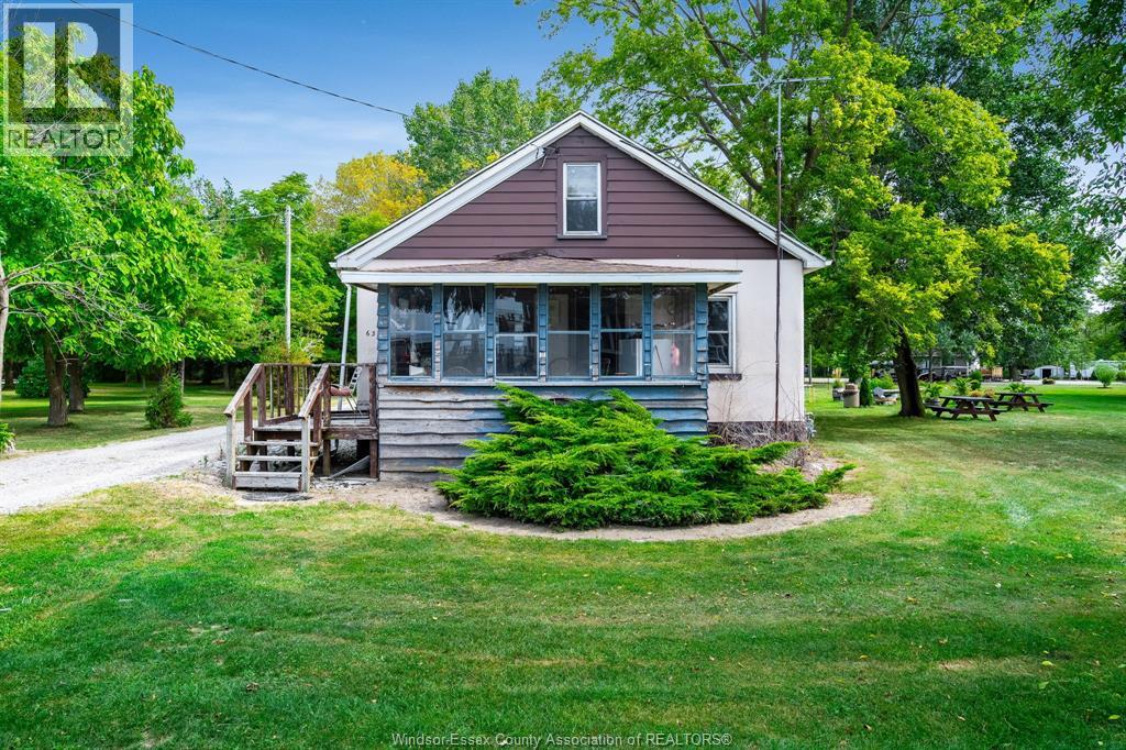 633 Point Pelee Drive, Leamington, Ontario  N8H 3V4 - Photo 2 - 26007983