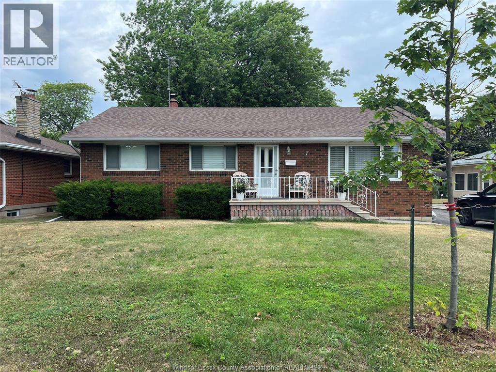 7 GLADSTONE AVENUE, Leamington, Ontario
