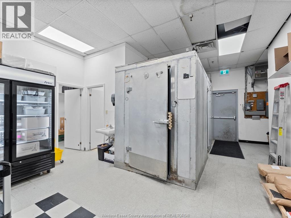 2950 Dougall Avenue Unit# 7, Windsor, Ontario  N9E 1S2 - Photo 12 - 26008084
