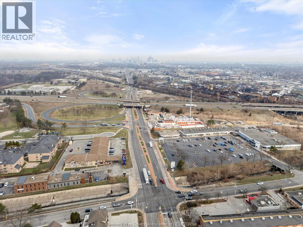2950 Dougall Avenue Unit# 7, Windsor, Ontario  N9E 1S2 - Photo 24 - 26008084