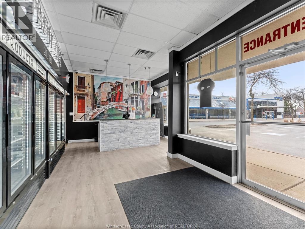 2950 Dougall Avenue Unit# 7, Windsor, Ontario  N9E 1S2 - Photo 4 - 26008084