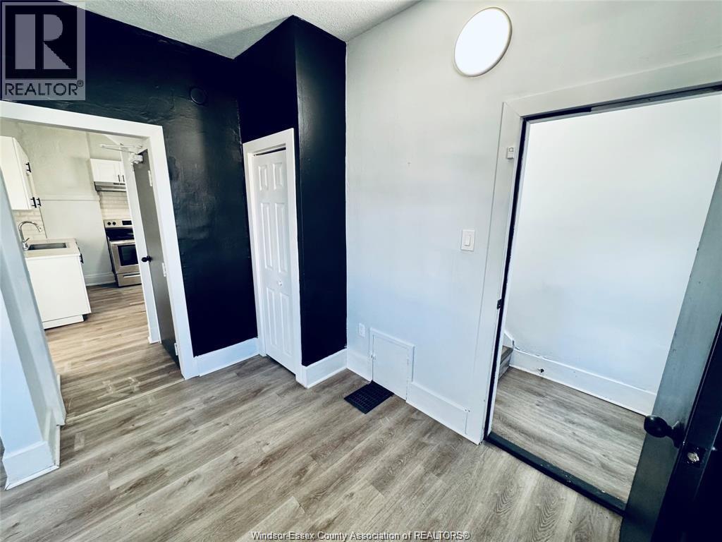531 Langlois Avenue, Windsor, Ontario  N9A 2G3 - Photo 10 - 26008424
