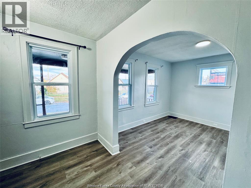 531 Langlois Avenue, Windsor, Ontario  N9A 2G3 - Photo 6 - 26008424