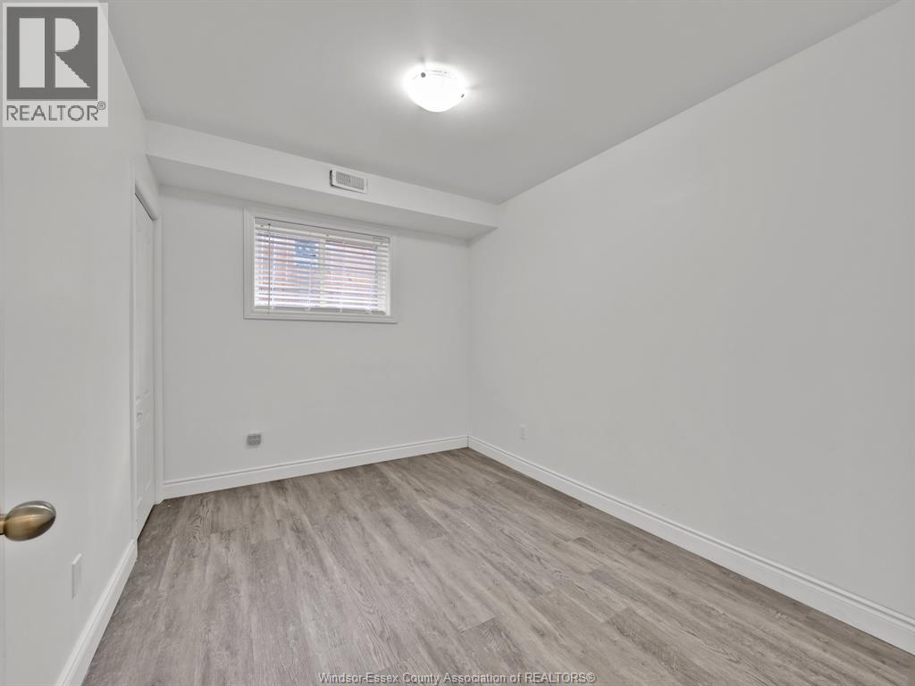 658 Caron, Windsor, Ontario  N9A 5B6 - Photo 11 - 26008427