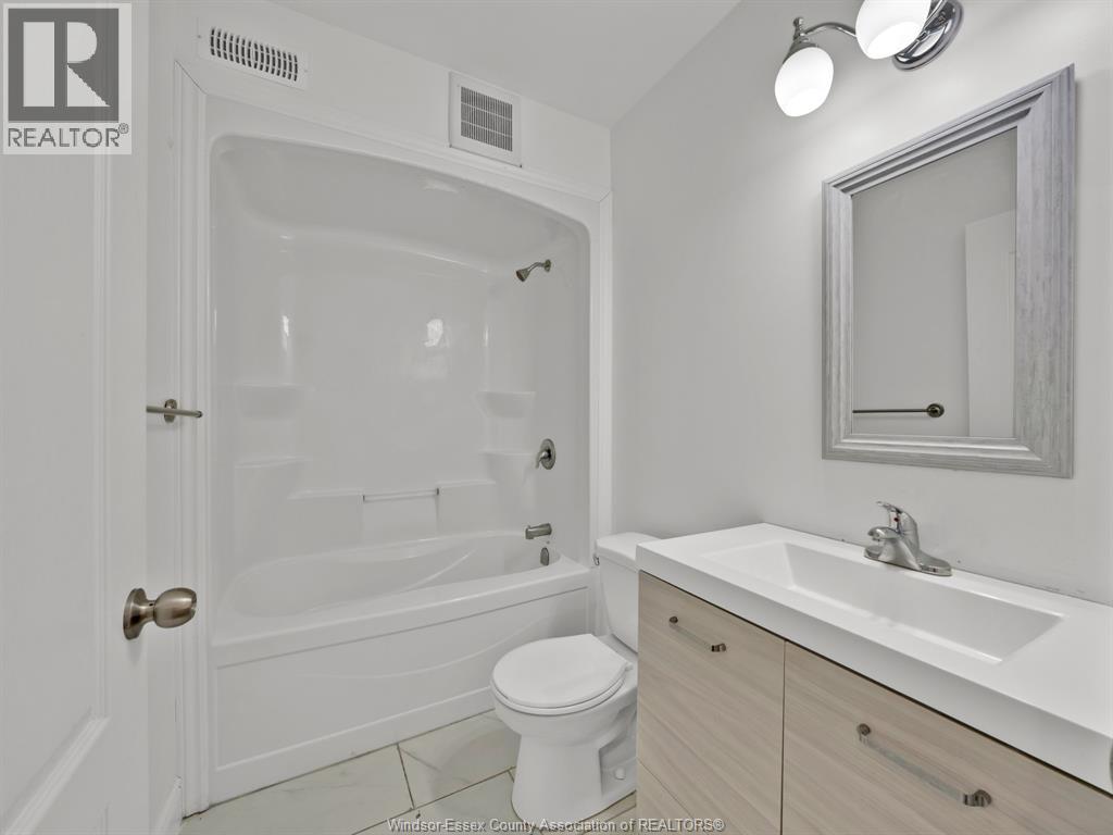 658 Caron, Windsor, Ontario  N9A 5B6 - Photo 12 - 26008427