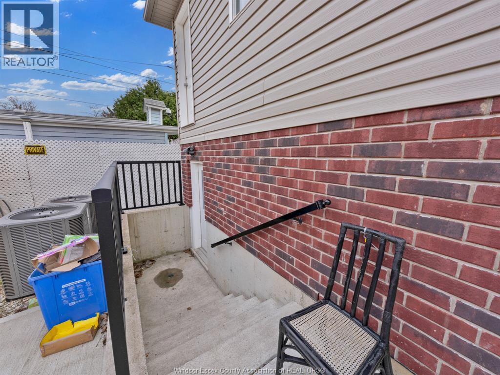 658 Caron, Windsor, Ontario  N9A 5B6 - Photo 31 - 26008427