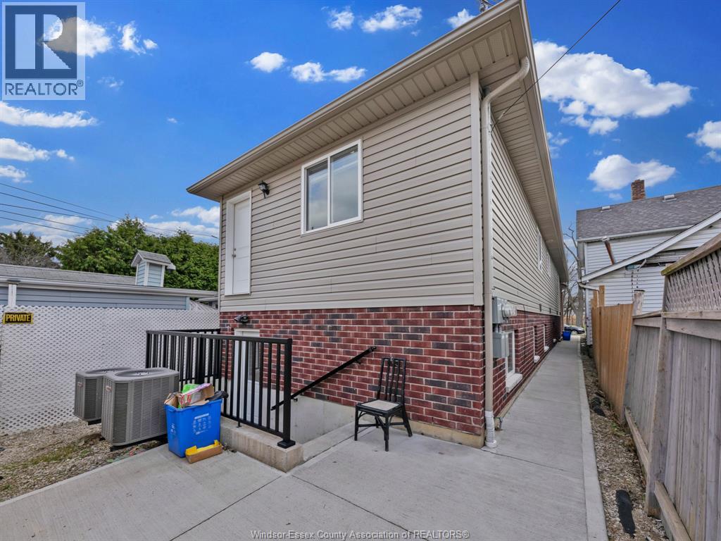 658 Caron, Windsor, Ontario  N9A 5B6 - Photo 32 - 26008427