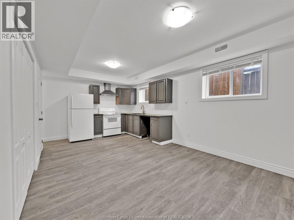 658 Caron, Windsor, Ontario  N9A 5B6 - Photo 5 - 26008427