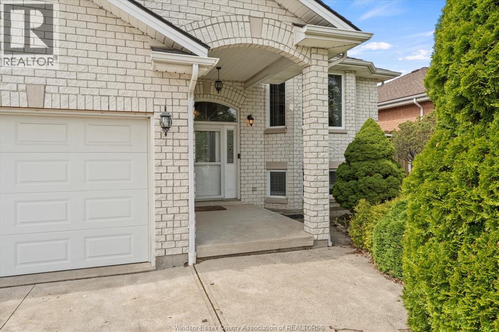 1751 Rankin, Windsor, Ontario  N9B 3W3 - Photo 5 - 26008359