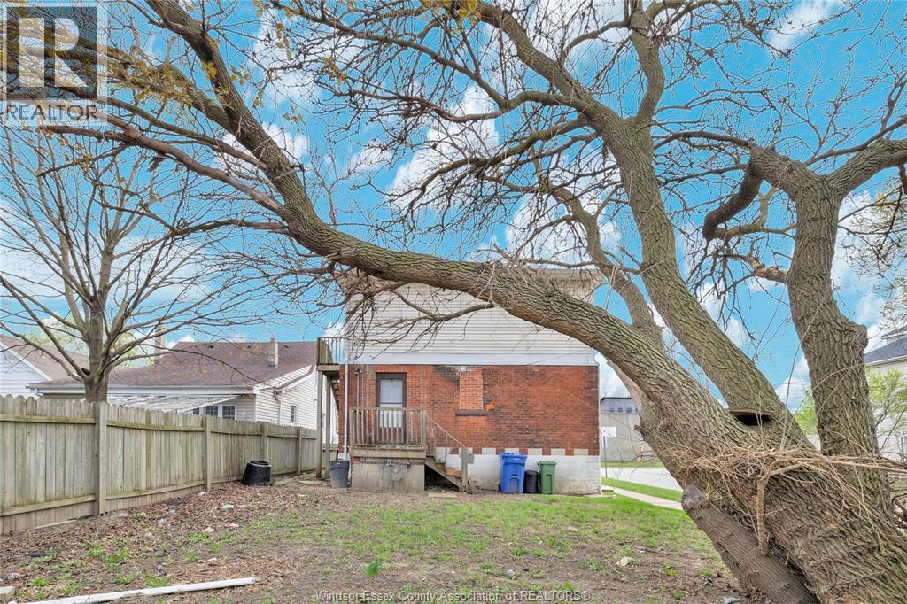 1398 Rooney, Windsor, Ontario  N9B 1K7 - Photo 7 - 26008561