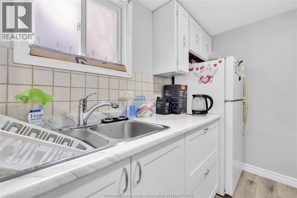 1398 Rooney, Windsor, Ontario  N9B 1K7 - Photo 34 - 26008560