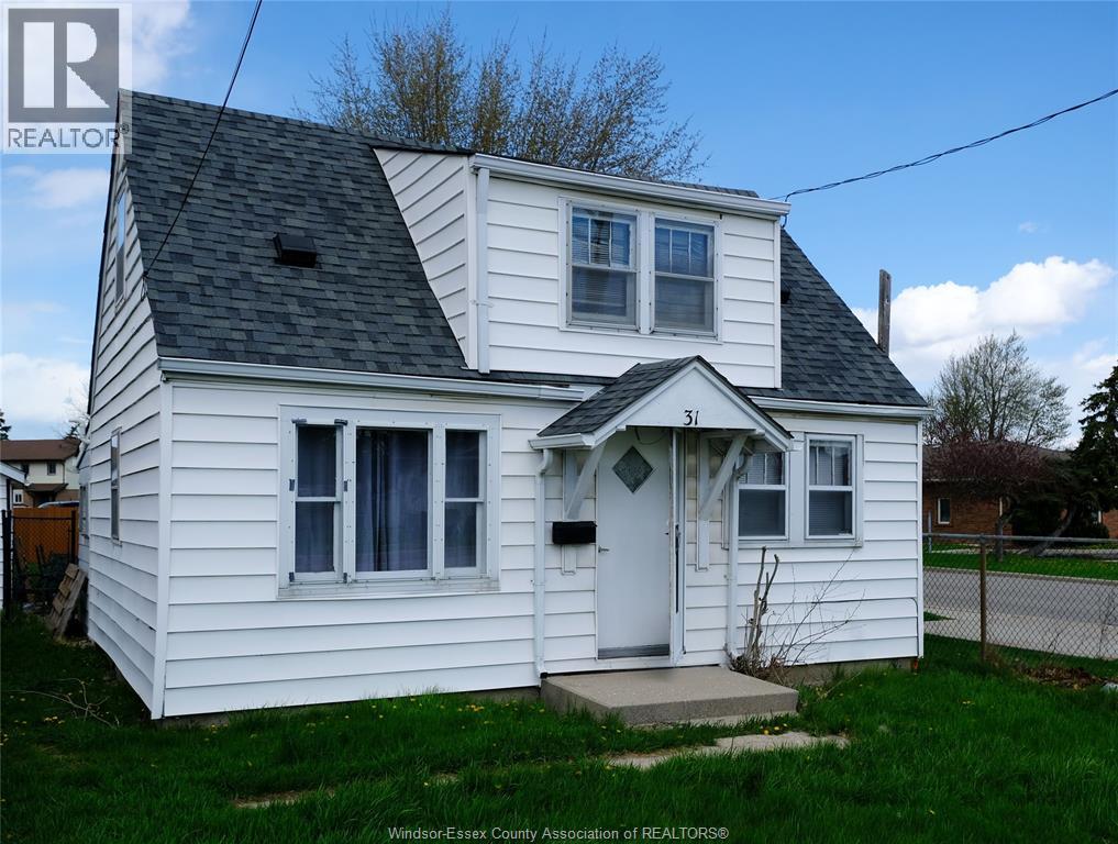 31 Maidstone Avenue East, Essex, Ontario  N8M 2J3 - Photo 1 - 26008582
