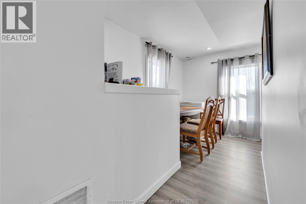 539 Campbell Avenue, Windsor, Ontario  N9B 2H5 - Photo 10 - 26008620