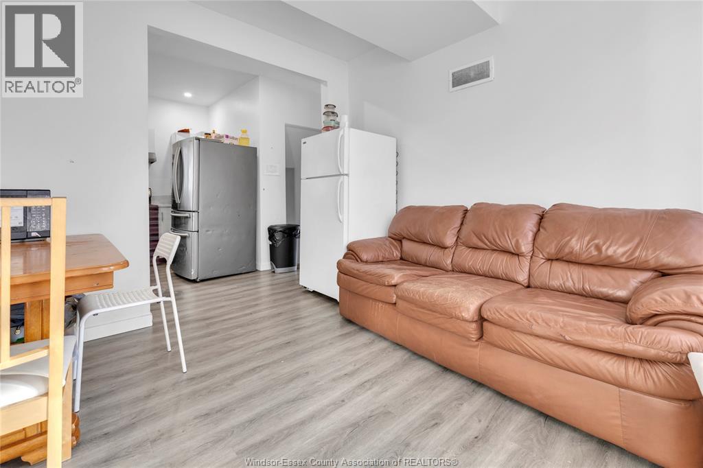 539 Campbell Avenue, Windsor, Ontario  N9B 2H5 - Photo 8 - 26008620