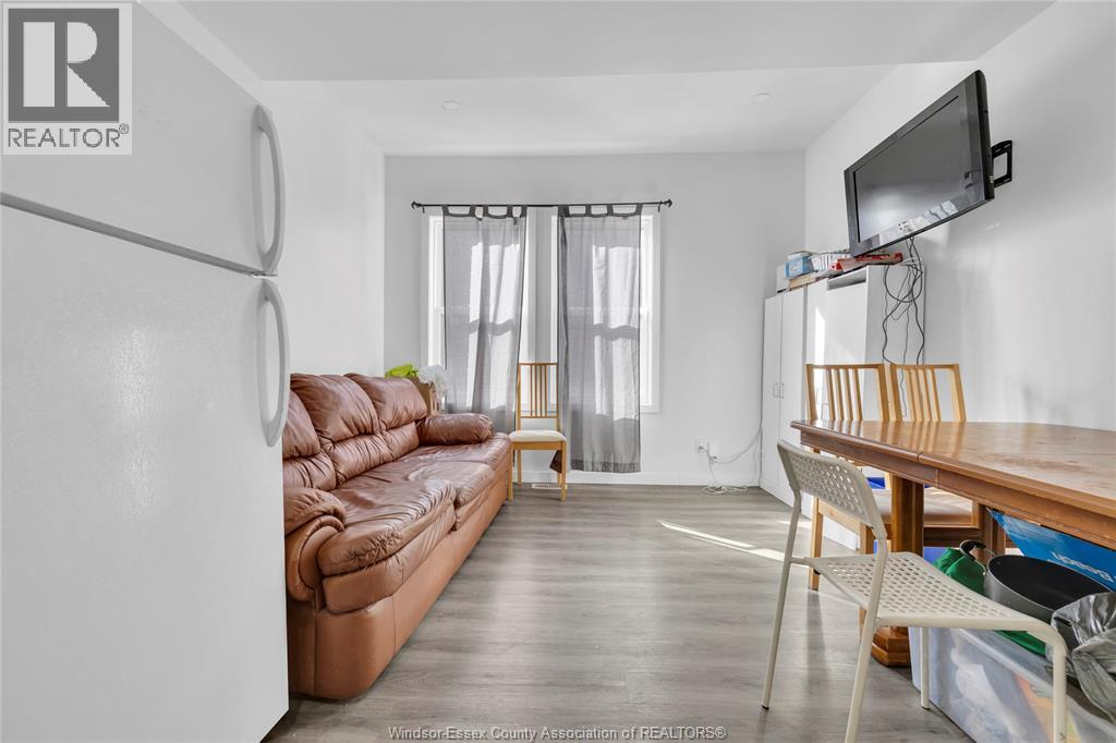 539 Campbell Avenue, Windsor, Ontario  N9B 2H5 - Photo 8 - 26008621