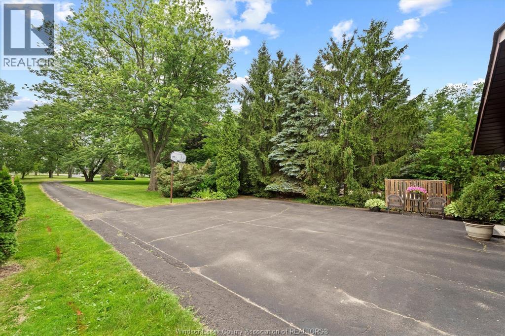 696 Old Tecumseh Road, Lakeshore, Ontario  N0R 1A0 - Photo 5 - 26008773