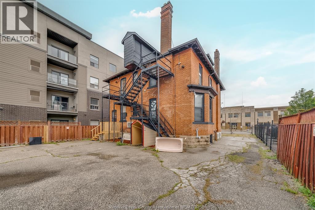961 Ouellette Avenue Unit# 2, Windsor, Ontario  N9A 4J5 - Photo 38 - 26008763