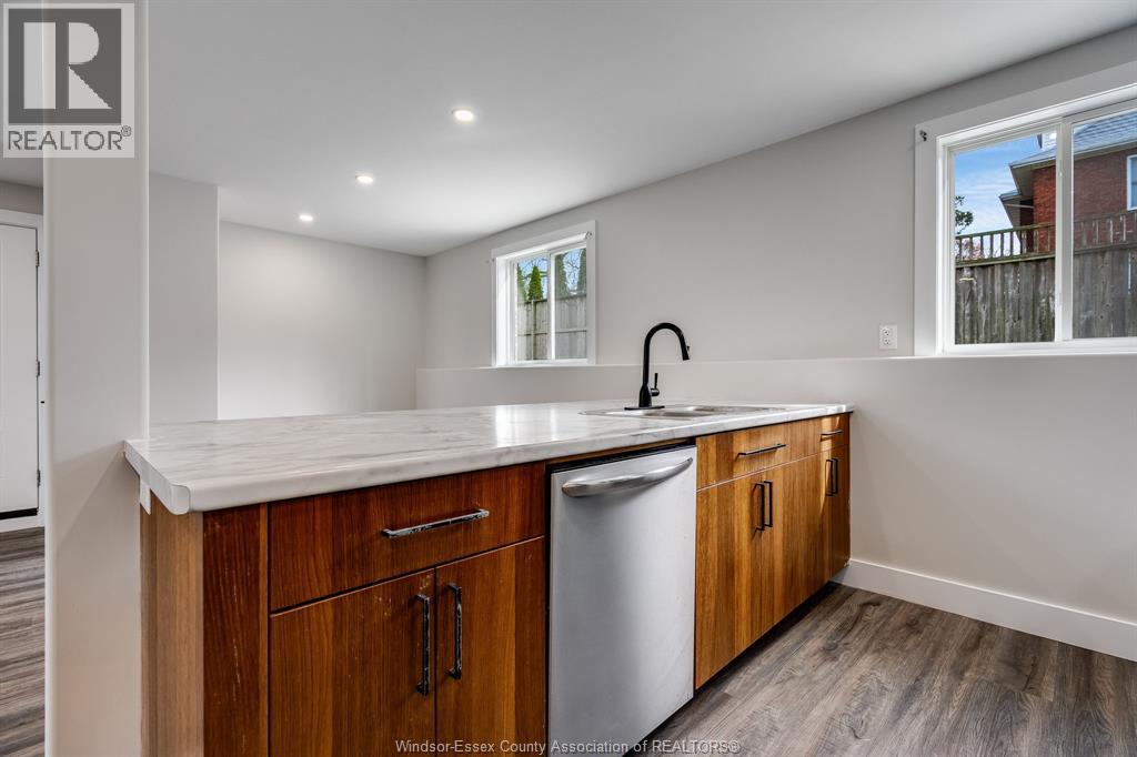 36 Victoria Avenue South, Leamington, Ontario  N8H 2W6 - Photo 6 - 26008875