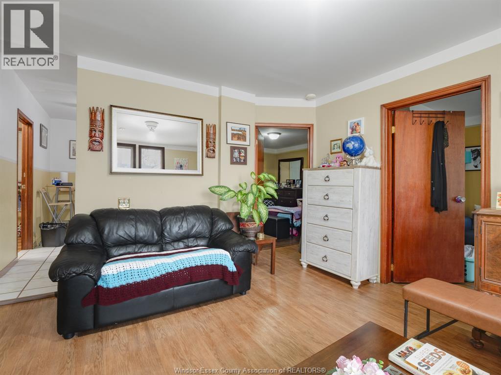 401 Parent, Windsor, Ontario  N9A 2B9 - Photo 5 - 26008934