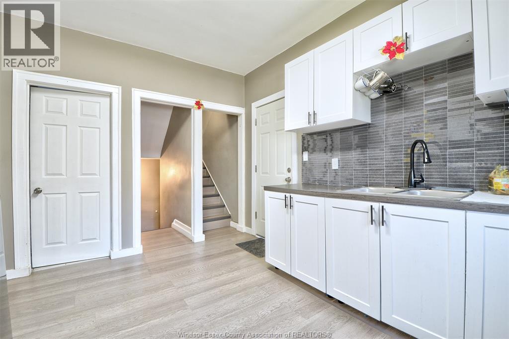 3264 Baby Street, Windsor, Ontario  N9C 1K8 - Photo 12 - 26009057