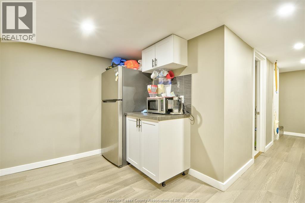 3264 Baby Street, Windsor, Ontario  N9C 1K8 - Photo 19 - 26009057