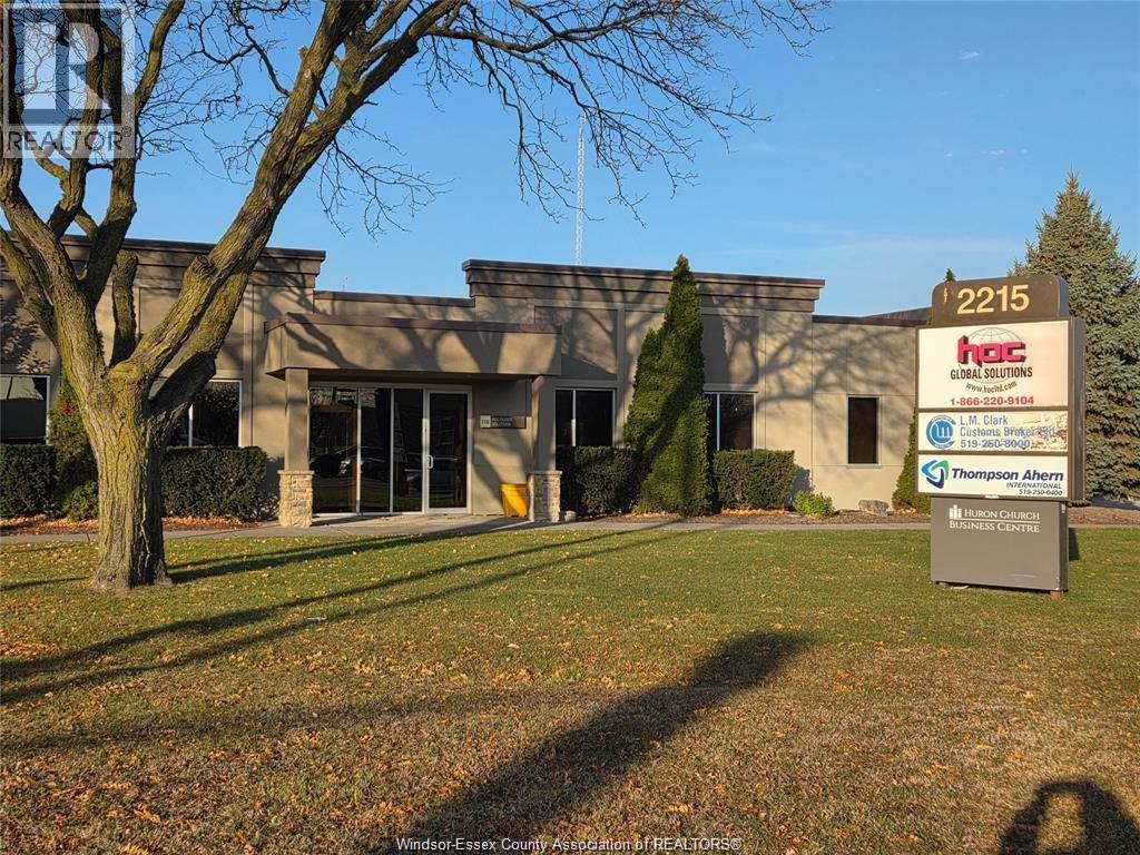 2215 HURON CHURCH, Windsor, Ontario