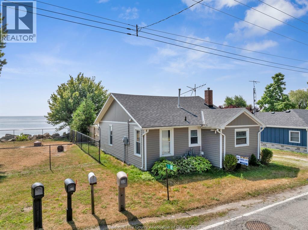 32 Pulley Road, Leamington, Ontario  N0P 2P0 - Photo 1 - 26009314
