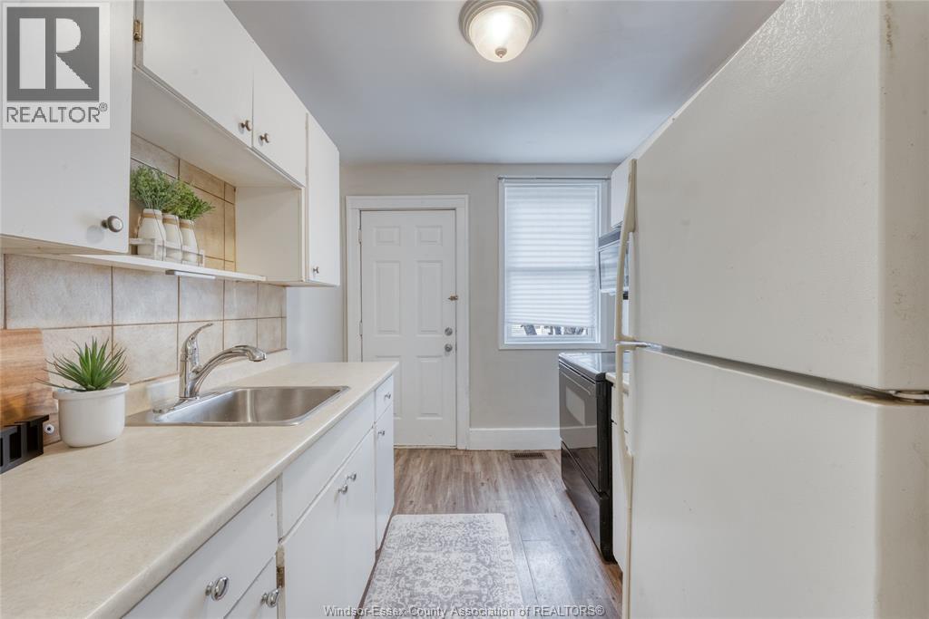 1422 Wyandotte Street West, Windsor, Ontario  N9B 1H4 - Photo 13 - 26009323
