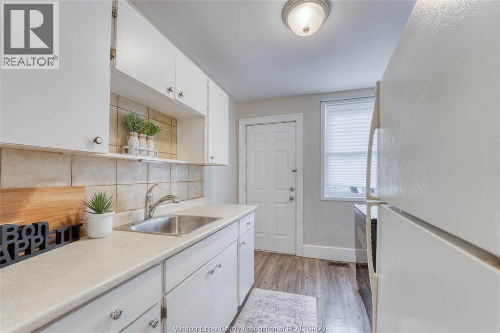 1422 Wyandotte Street West, Windsor, Ontario  N9B 1H4 - Photo 14 - 26009323
