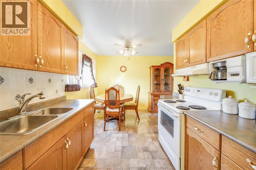 2693 Meadowbrook Lane, Windsor, Ontario  N8T 2Y3 - Photo 10 - 26009340