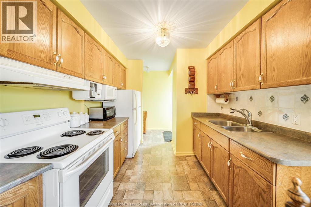 2693 Meadowbrook Lane, Windsor, Ontario  N8T 2Y3 - Photo 11 - 26009340