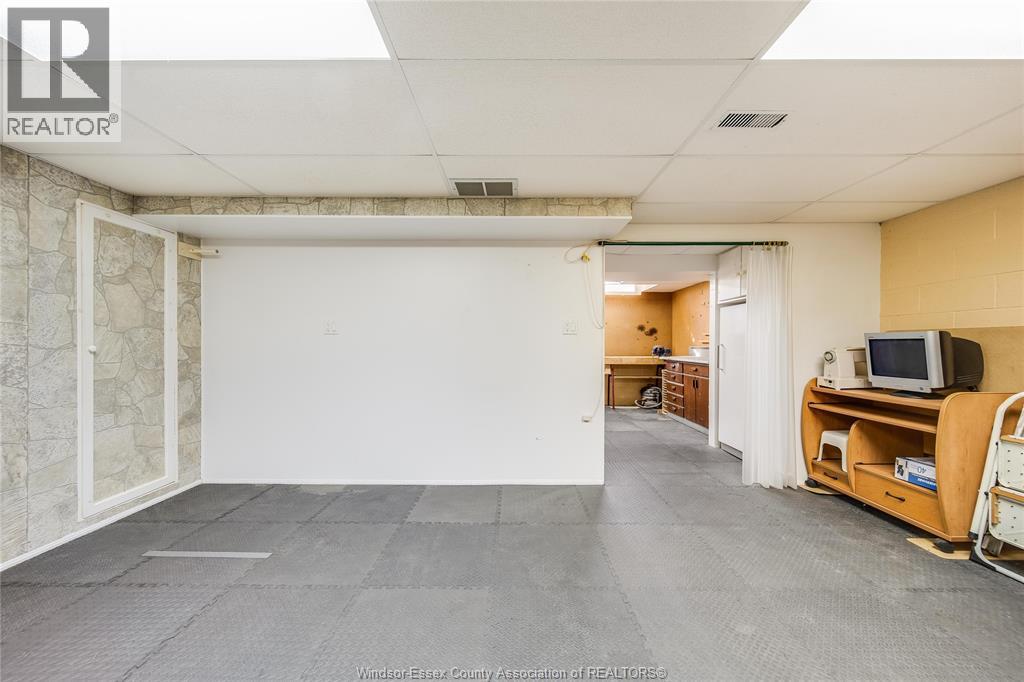 2693 Meadowbrook Lane, Windsor, Ontario  N8T 2Y3 - Photo 32 - 26009340